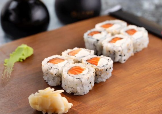 Uramaki Salmão c/ Cream Cheese